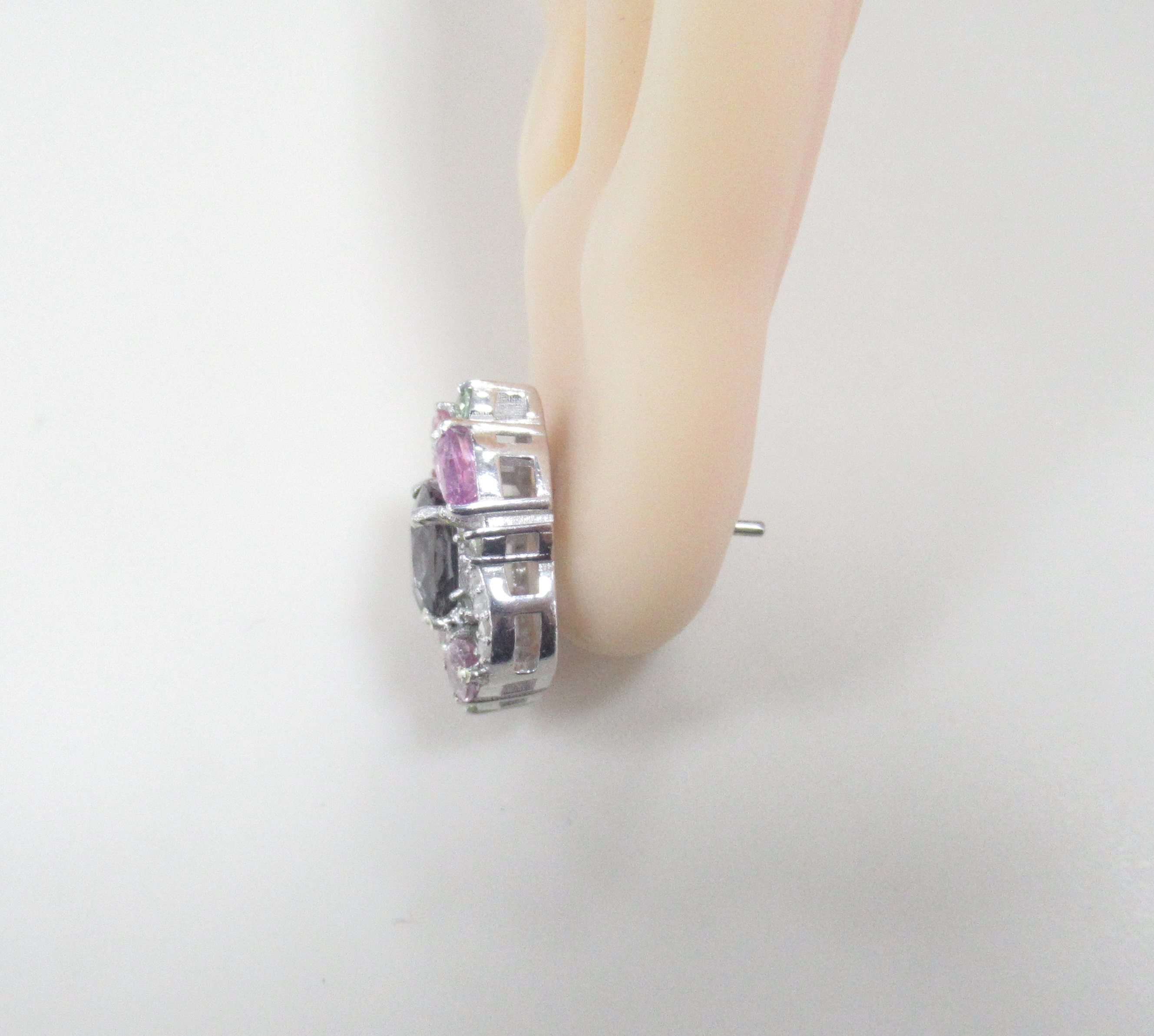 Серебряные серьги 925 пробы; вставки 2 Шпинель фиолет. 5,60ct; 16 Турмалин мульти 1,89ct; 28 Бр.НВО-роза 0,17ct 3/8;